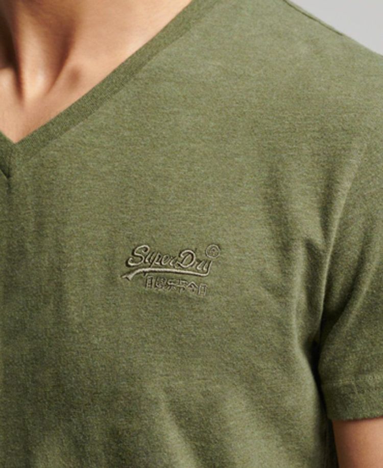 Superdry T-shirt Olijfgroen heren (ESSENTIAL LOGO EMB VEE TEE - M1011170A.6RH) - GL Sport (Sluis)